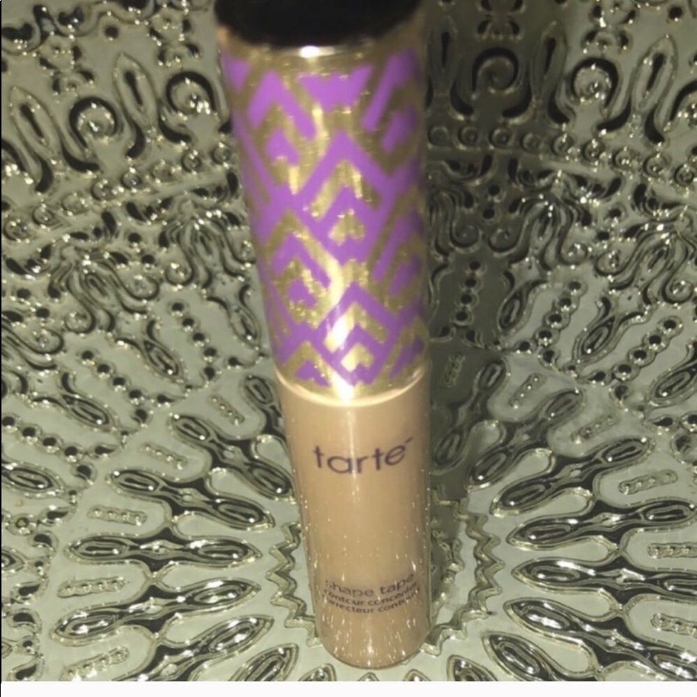NEW Tarte shape tape concealer ( LIGHT SAND)